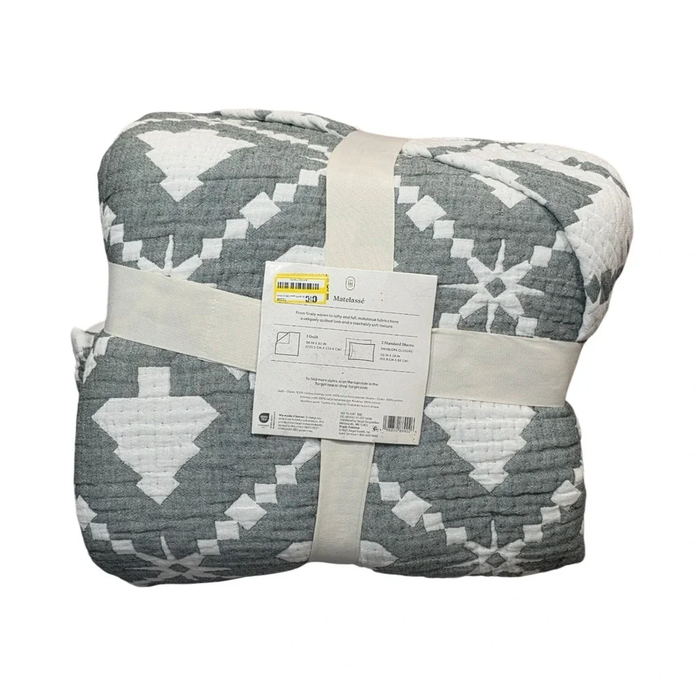 Threshold Matelasse Quilt Set Full Queen 3pc Pine ChristmasTree  Reversible
